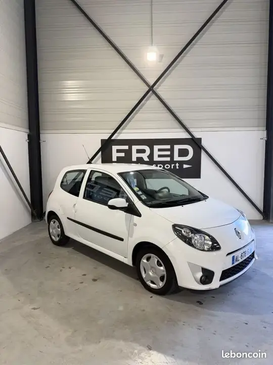 Renault Twingo 2010 photo 2
