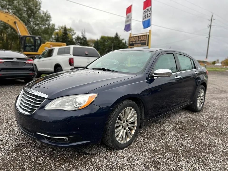 Chrysler 200