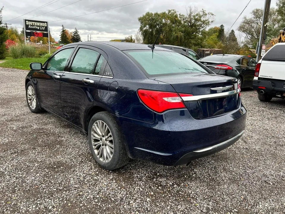 Chrysler 200 2014 photo 3