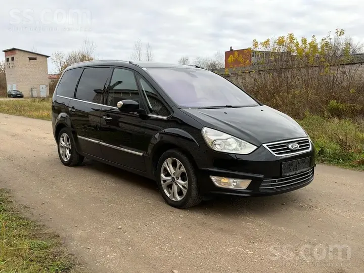 Ford Galaxy 2012 photo 2