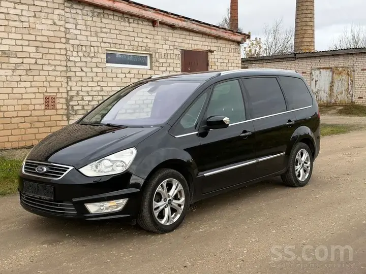 Ford Galaxy 2012 photo 3