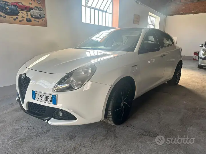 Alfa Romeo Giulietta 2011 photo 3