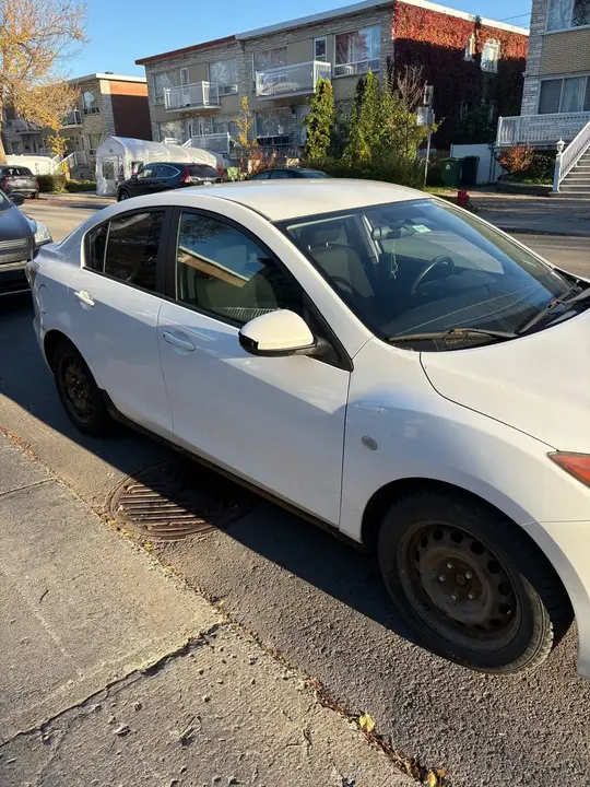 Mazda 3 2010 photo 3