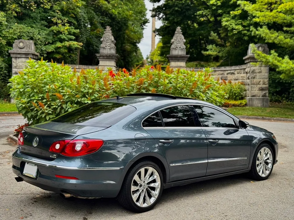 Volkswagen Passat 2011 photo 3