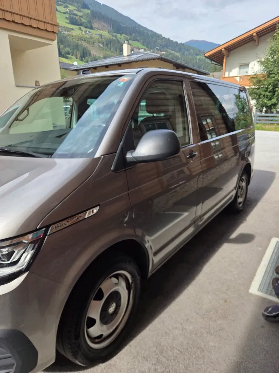 Volkswagen Multivan 2022 photo 2