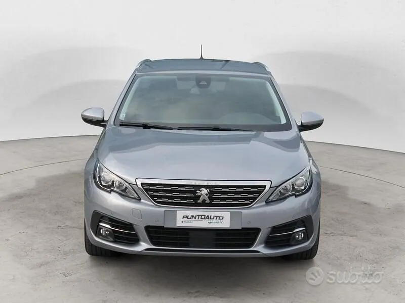 Peugeot 308 2021 photo 2