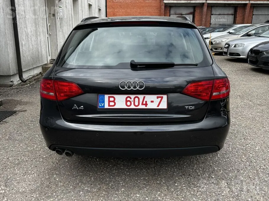 Audi A4 2011 photo 5