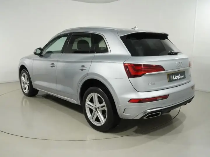Audi Q5 2021 photo 2