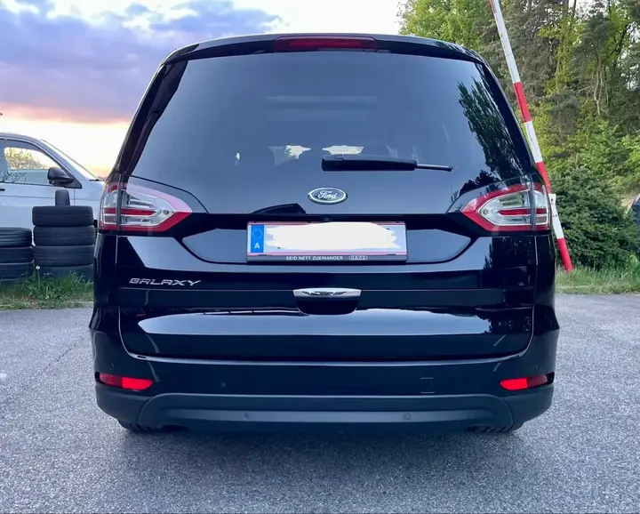 Ford Galaxy 2016 photo 3