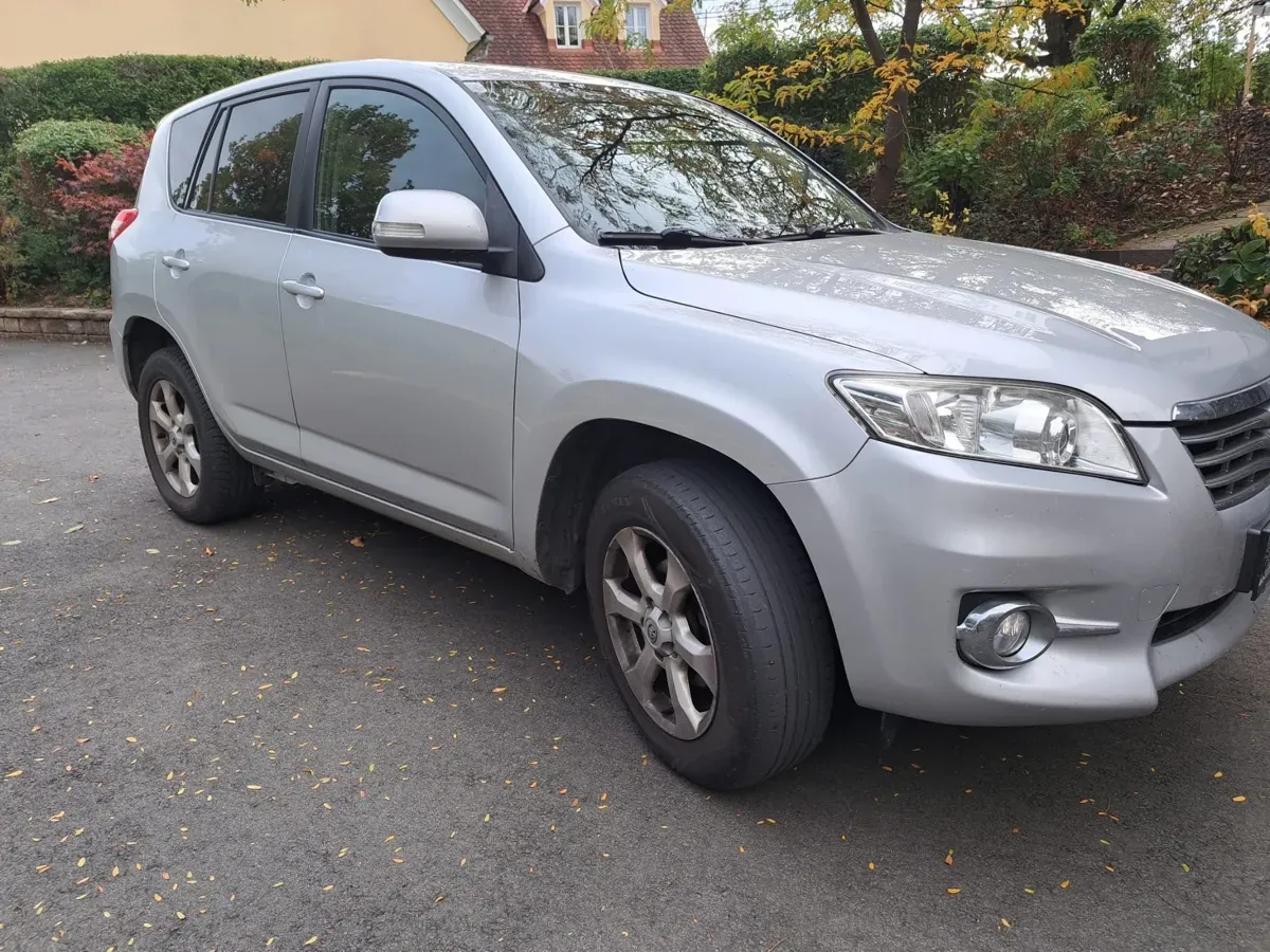 Toyota Rav4 2011 photo 2
