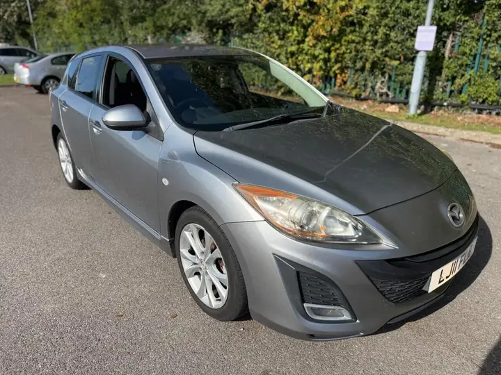 Mazda Mazda3 2011 photo 3