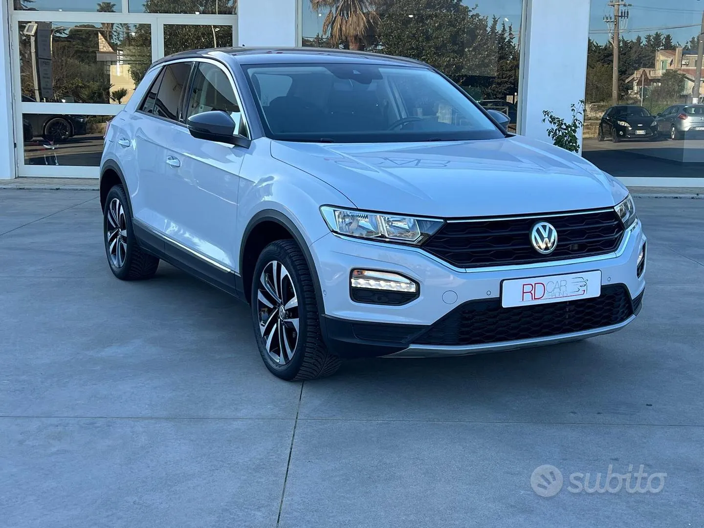 Volkswagen T-Roc 2019 photo 2