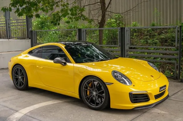 Porsche 911 Carrera