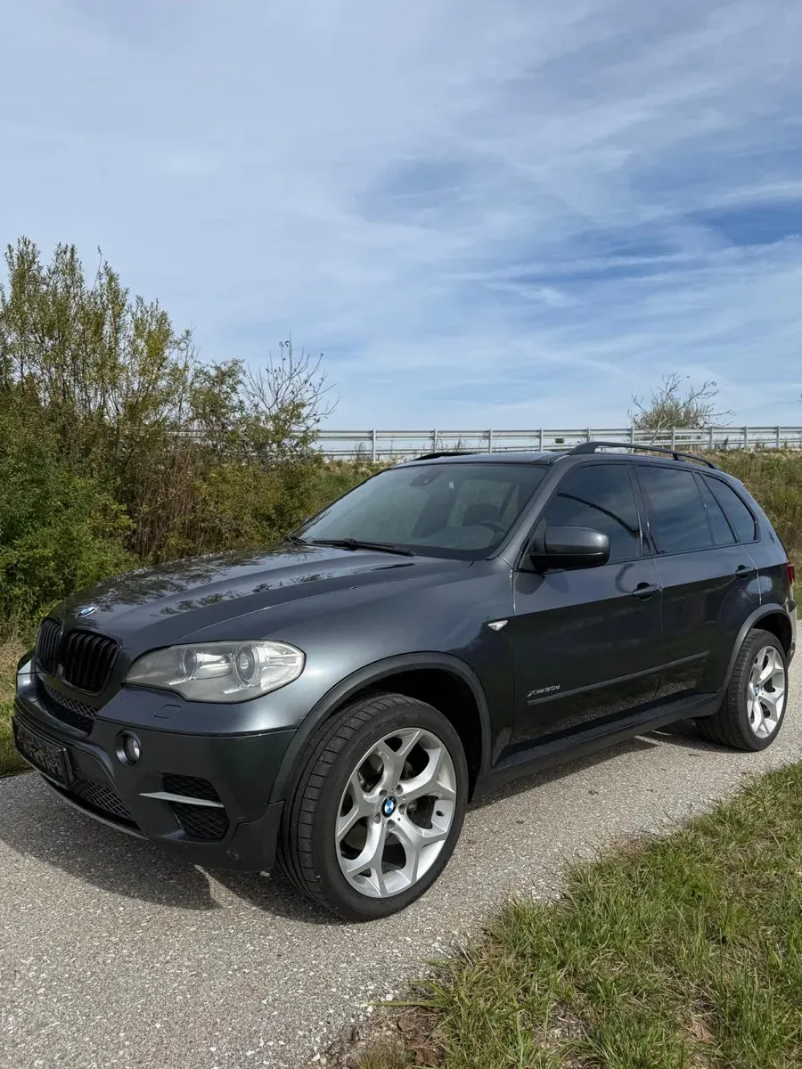 BMW X5 2012 photo 2