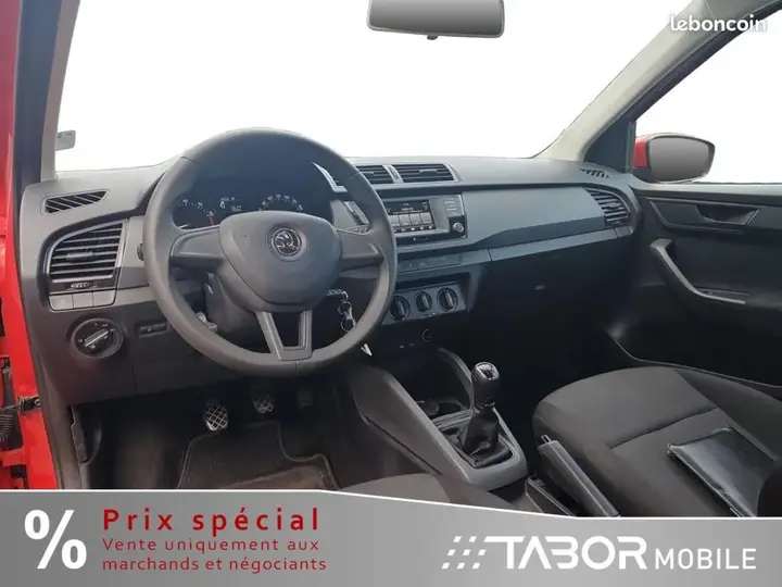Skoda Fabia 2015 photo 5