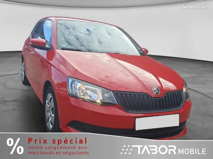 Skoda Fabia 2015 photo 2