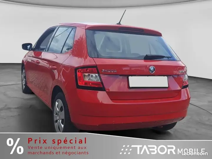 Skoda Fabia 2015 photo 3