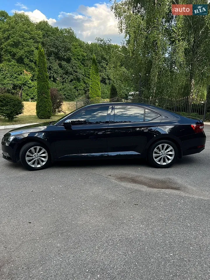 Skoda Superb 2016 photo 5