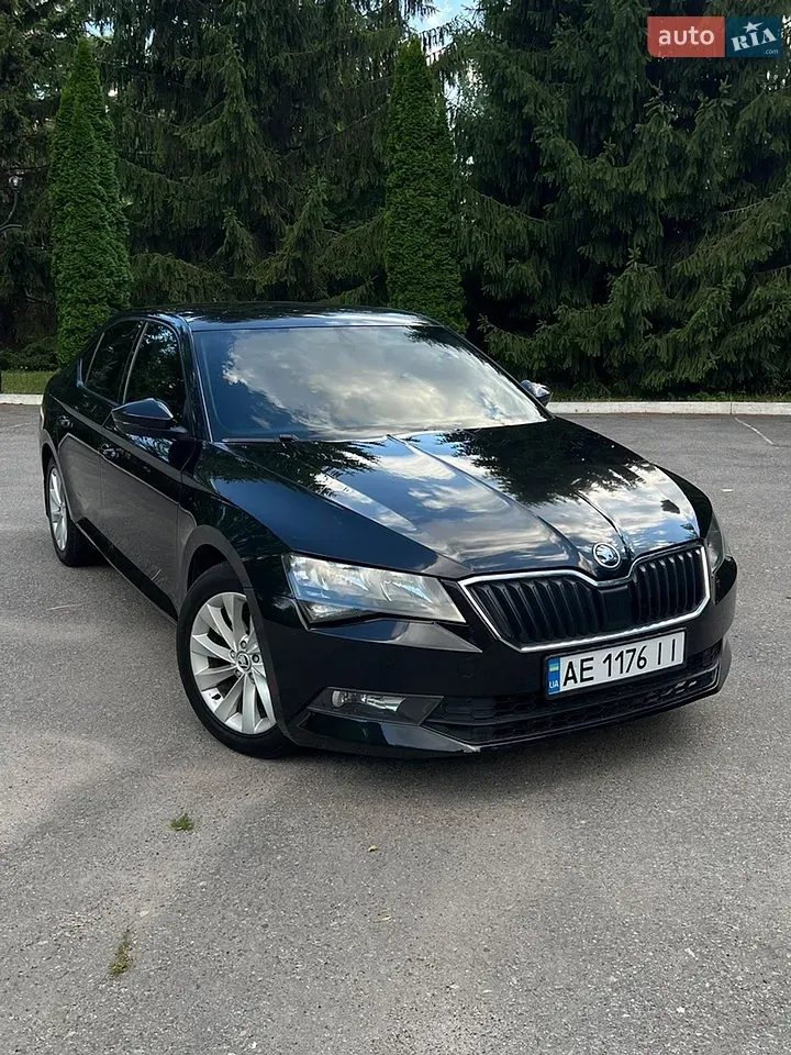 Skoda Superb 2016 photo 2