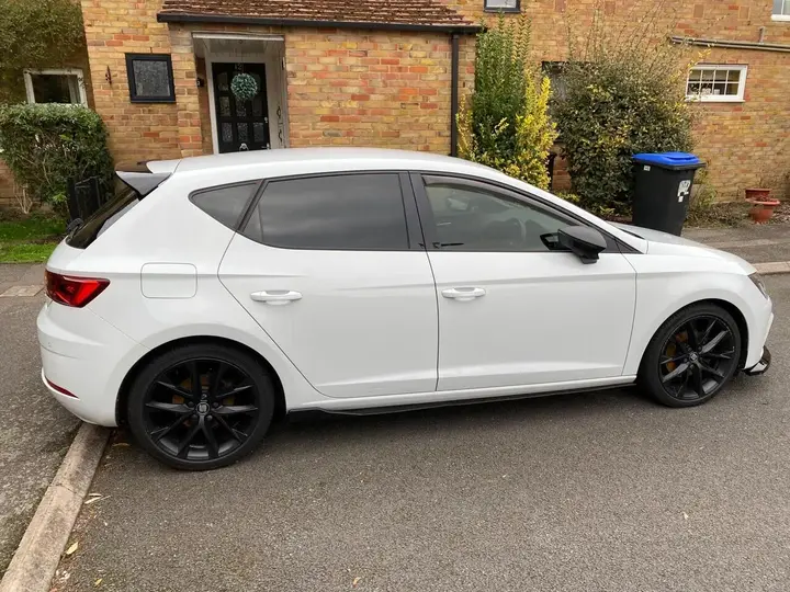 Seat Leon 2019 photo 2