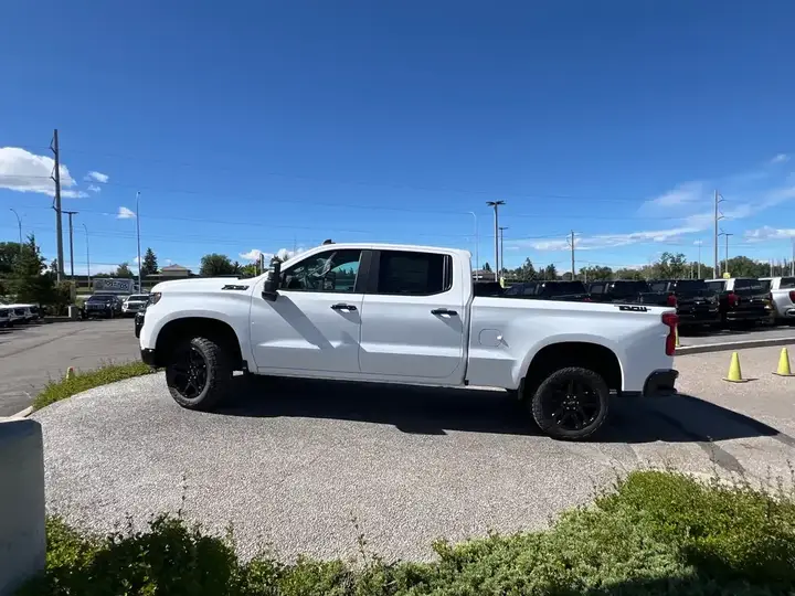 Chevrolet Silverado 1500 2026 photo 2