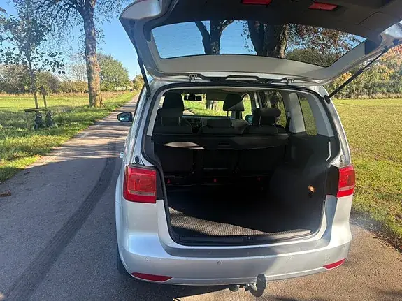 Volkswagen Touran 2011 photo 5