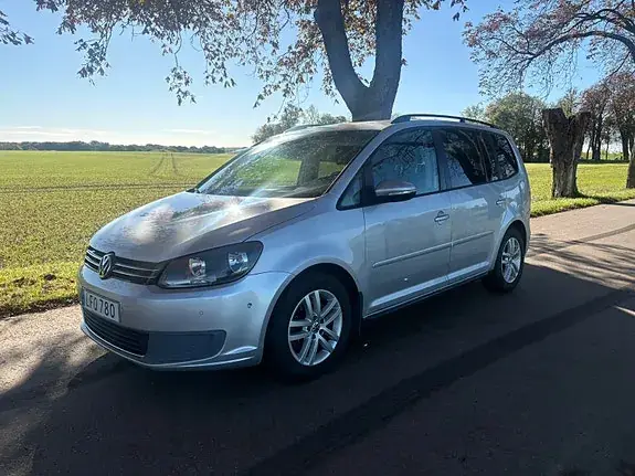 Volkswagen Touran 2011 photo 4
