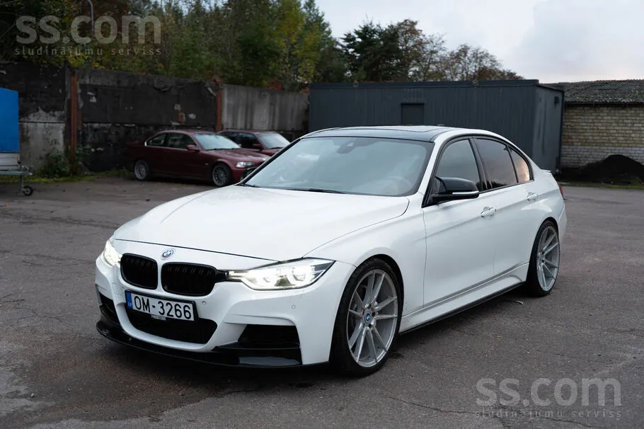 BMW 330