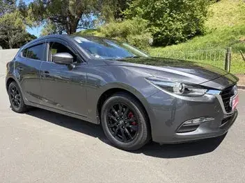 Mazda Axela 2018 photo 2