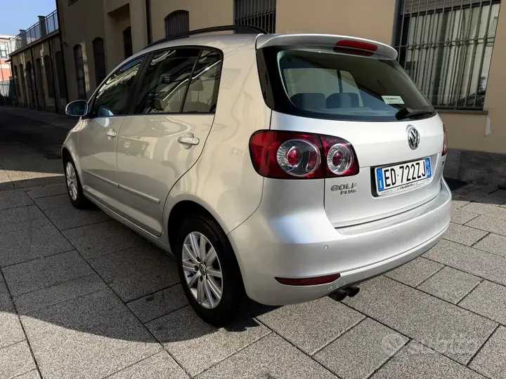 Volkswagen Golf 2010 photo 3