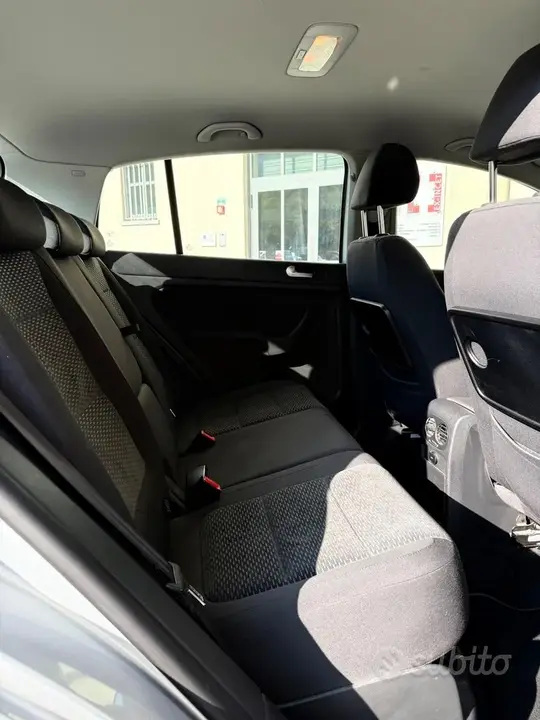 Volkswagen Golf 2010 photo 5