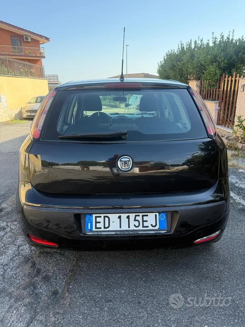 Fiat Punto Evo 2011 photo 3