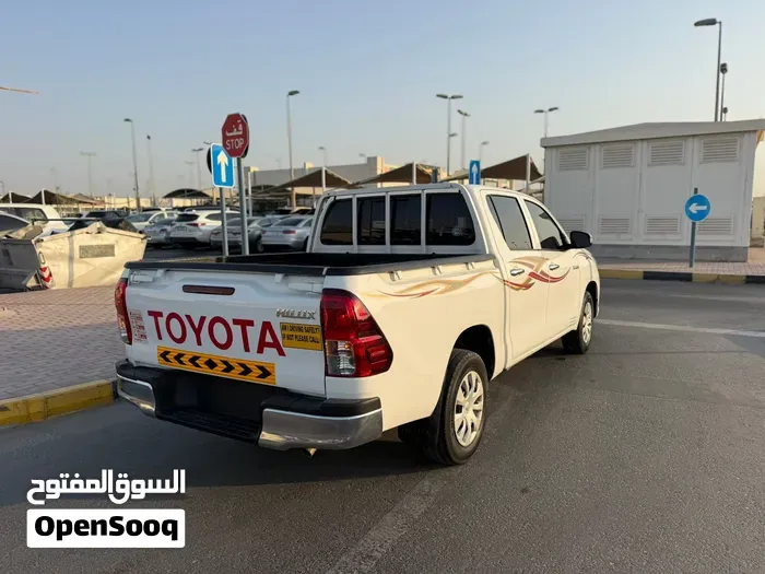 Toyota Hilux 2025 photo 4