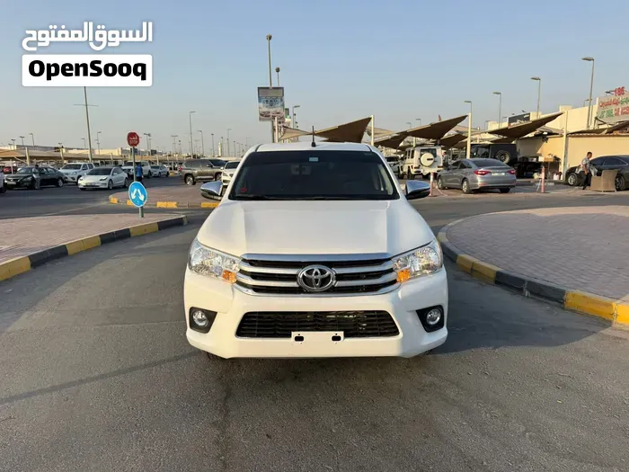 Toyota Hilux 2025 photo 2