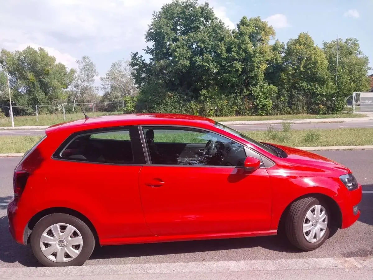 Volkswagen Polo 2010 photo 3