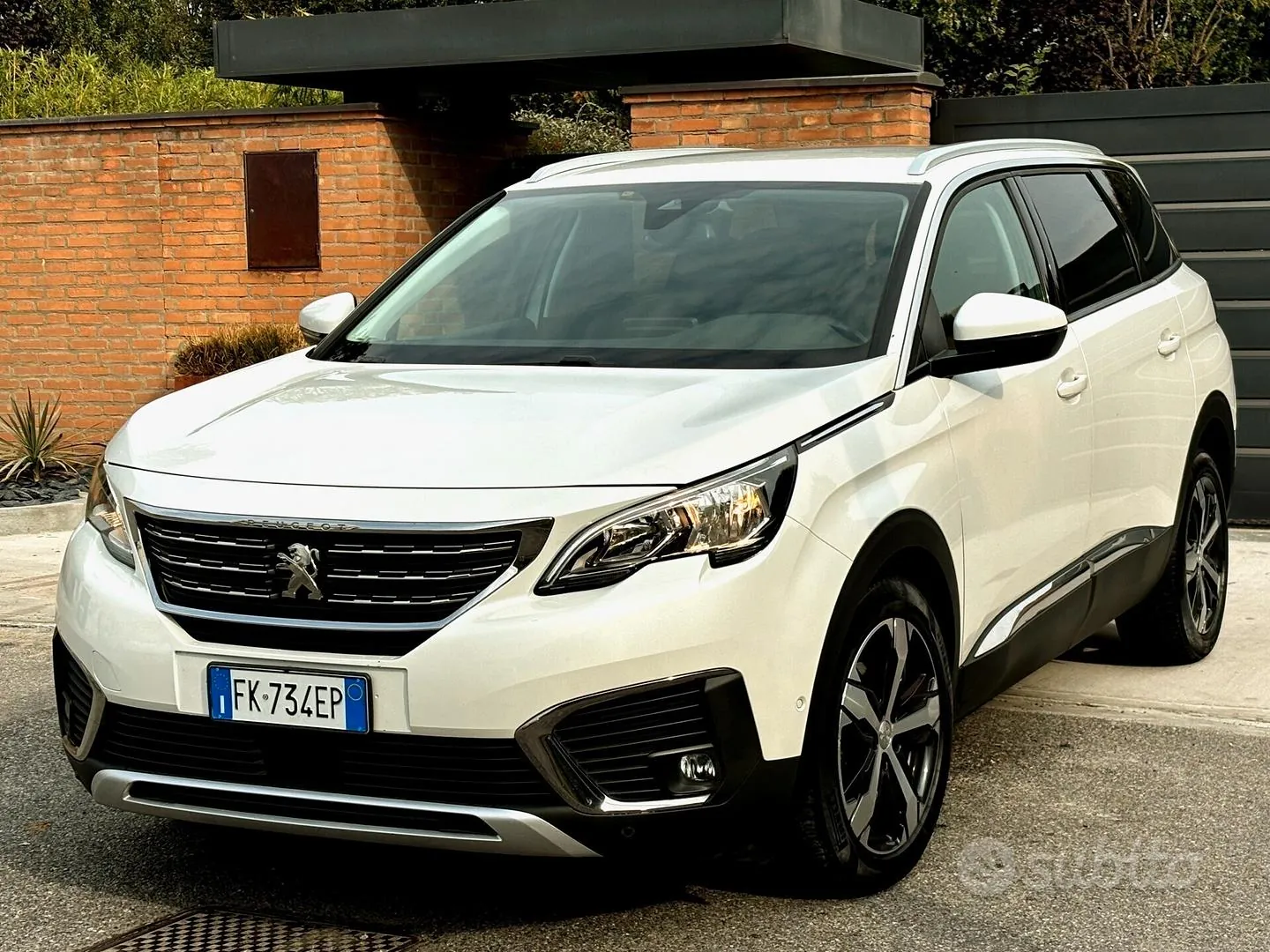 Peugeot 5008 2017 photo 2