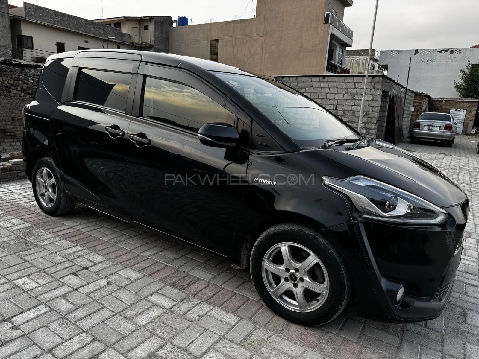 Toyota Sienta