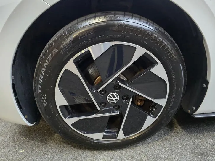 Volkswagen Id.3 2021 photo 2