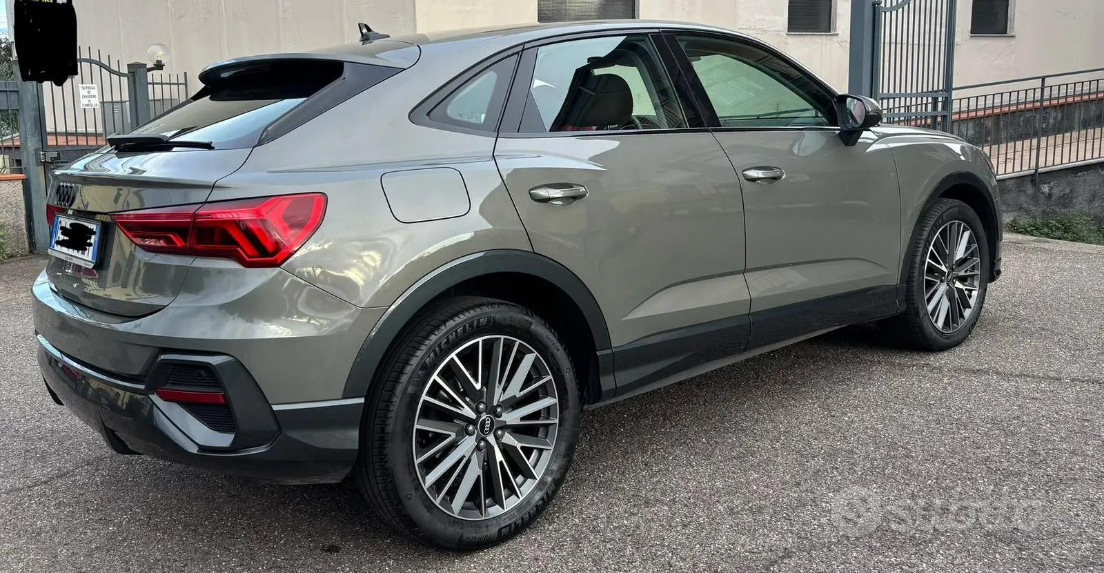 Audi Q3 2022 photo 2