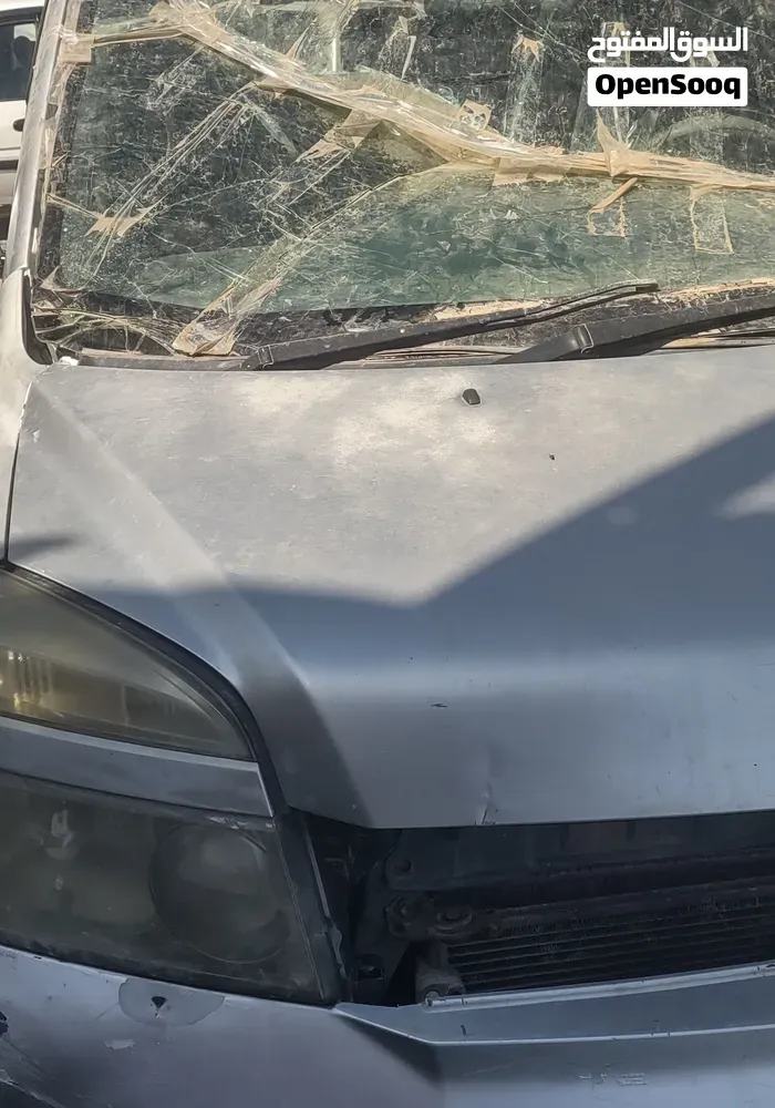 Toyota Voxy 2005 photo 4