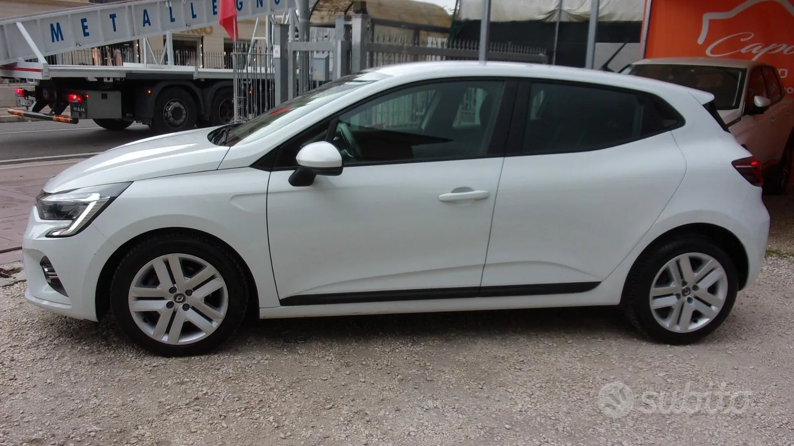 Renault Clio 2022 photo 3