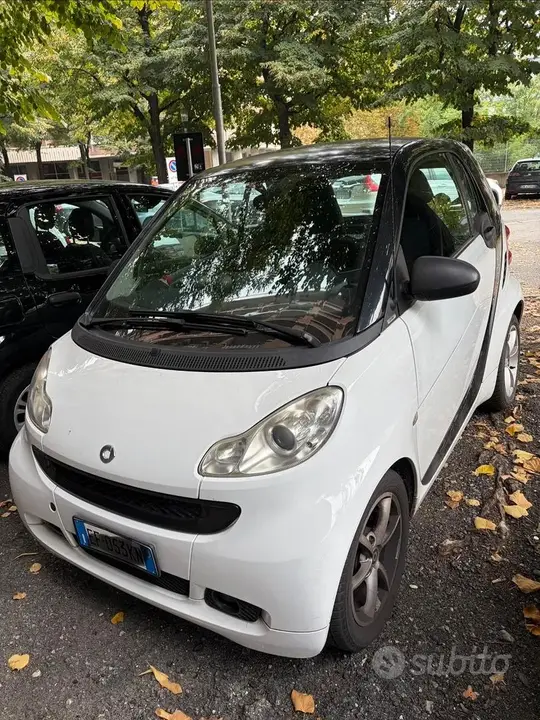 Smart Fortwo 2010 photo 2