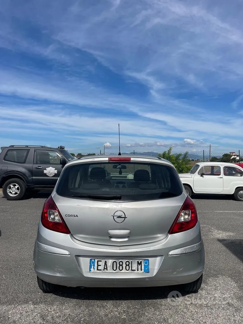 Opel Corsa 2010 photo 3