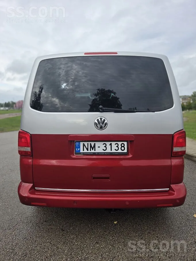 Volkswagen Multivan 2010 photo 5