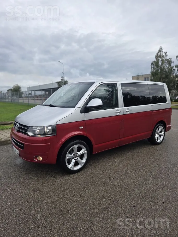 Volkswagen Multivan 2010 photo 2