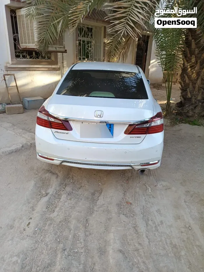 Honda Accord 2017 photo 2