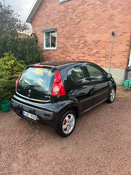 Peugeot 107 2008 photo 2