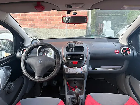 Peugeot 107 2008 photo 4