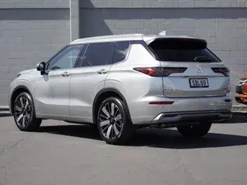Mitsubishi Outlander 2026 photo 3