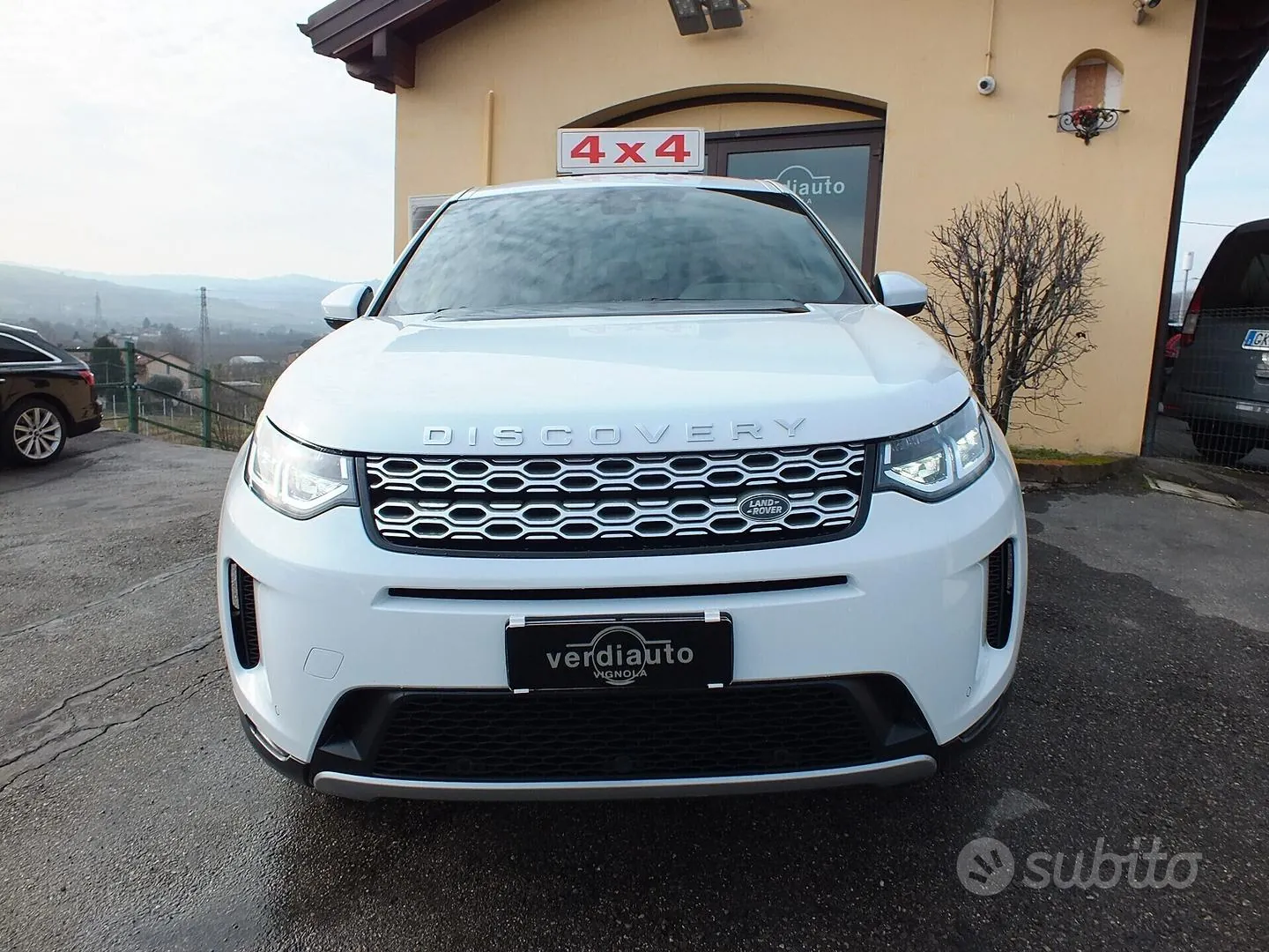 Land Rover Discovery Sport 2020 photo 2